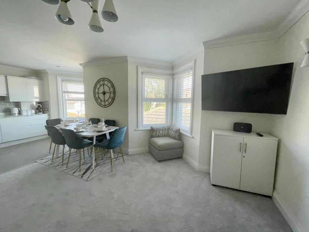 Exquisite Apartment, Stone Throw From The Apartamento *